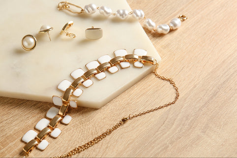 Pearl jewellery, necklace, bracelet and earrings