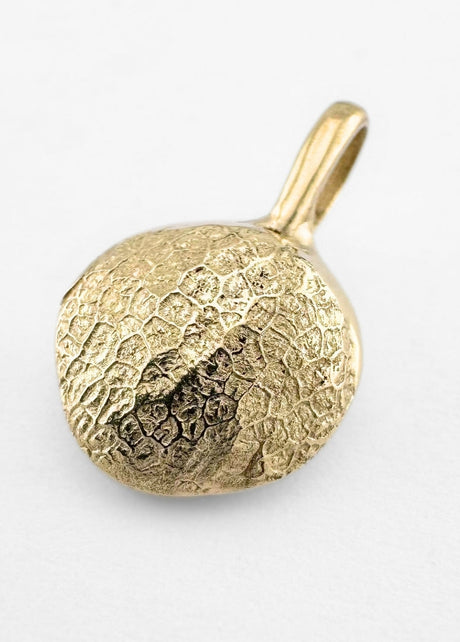 9ct Gold dog nose print pendant