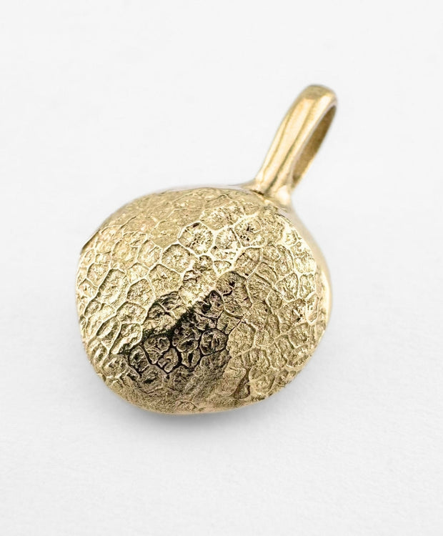 9ct Gold dog nose print pendant