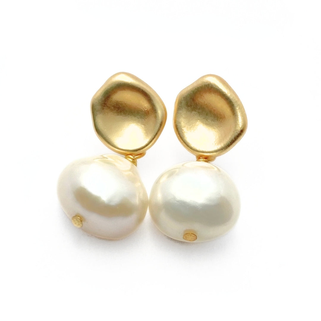 Freshwater pearl earrings with 14k gold accents